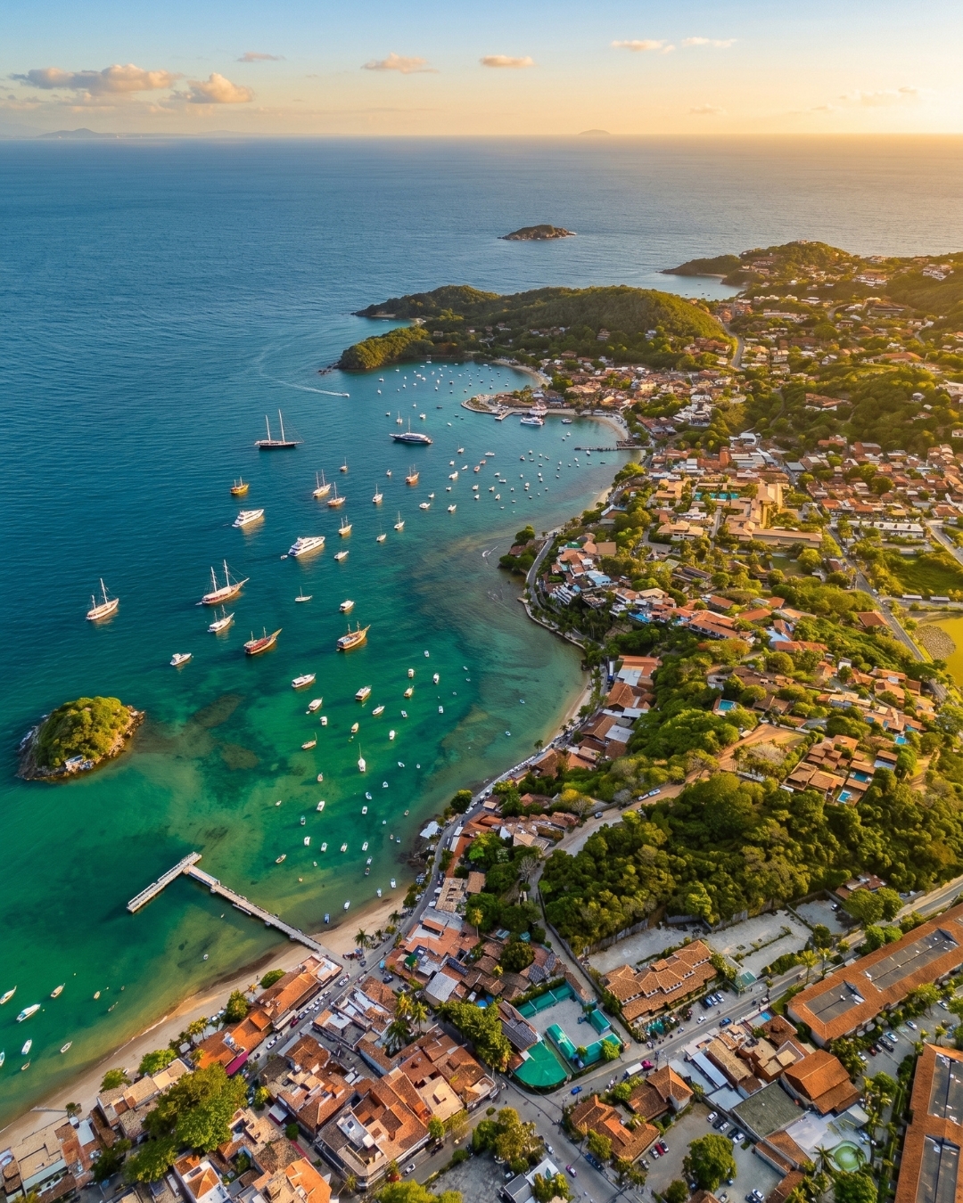 Tourist choosing between taxi, water taxi, walking, and buggy tour to explore Búzios beaches
